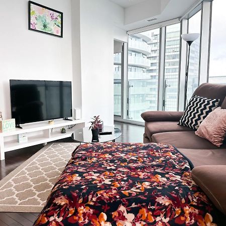 Luxury 2 Bedrooms With Lakeview Cn Tower Entertainment District Rogers Centre Toronto Luaran gambar