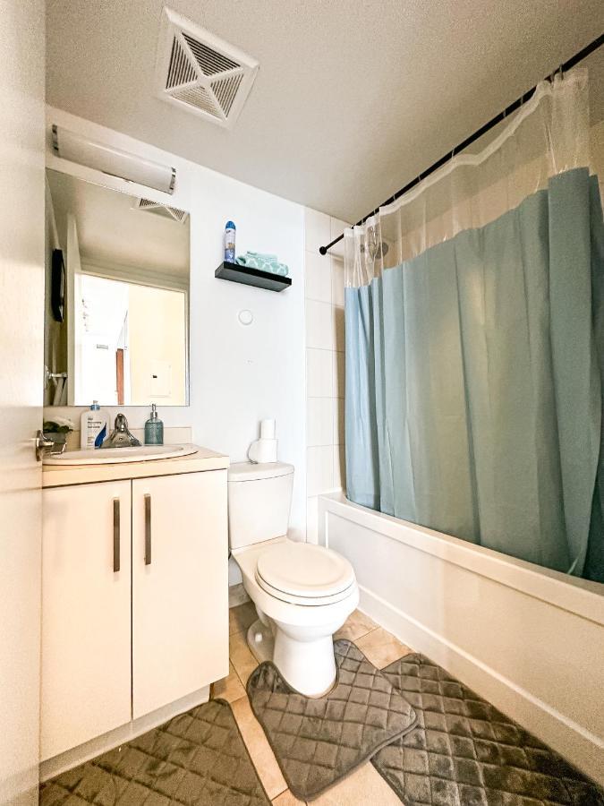 Luxury 2 Bedrooms With Lakeview Cn Tower Entertainment District Rogers Centre Toronto Luaran gambar