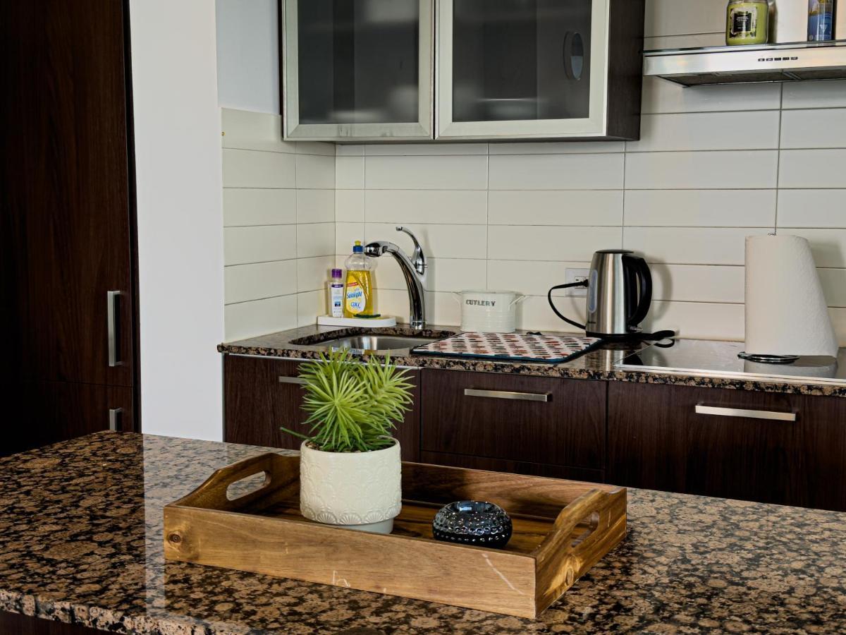 Luxury 2 Bedrooms With Lakeview Cn Tower Entertainment District Rogers Centre Toronto Luaran gambar