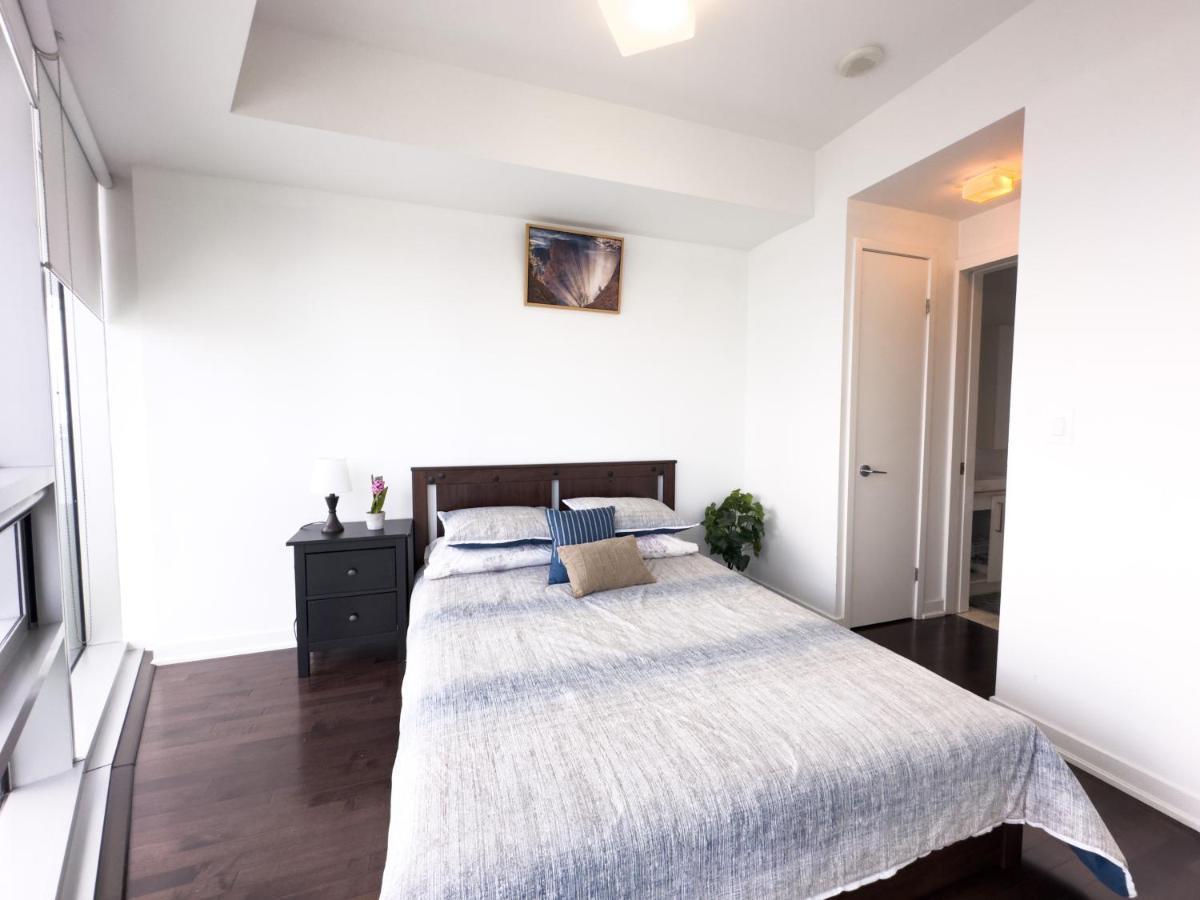 Luxury 2 Bedrooms With Lakeview Cn Tower Entertainment District Rogers Centre Toronto Luaran gambar