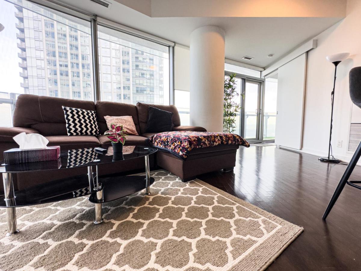 Luxury 2 Bedrooms With Lakeview Cn Tower Entertainment District Rogers Centre Toronto Luaran gambar