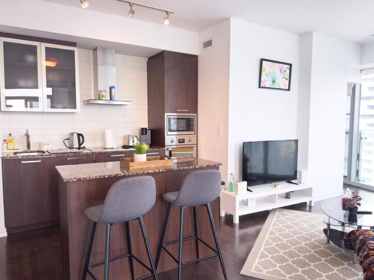 Luxury 2 Bedrooms With Lakeview Cn Tower Entertainment District Rogers Centre Toronto Luaran gambar